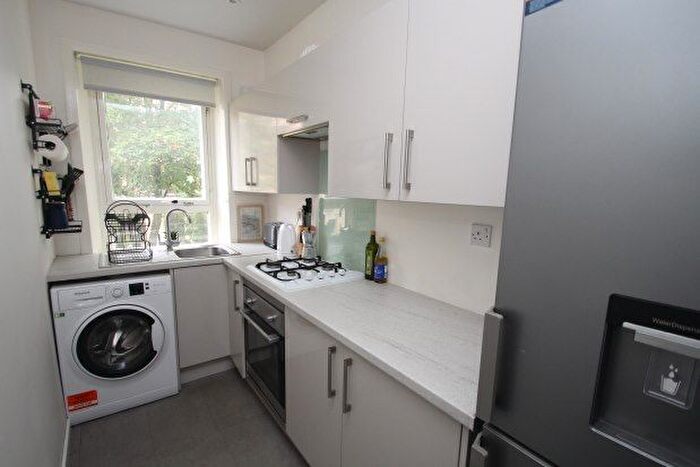 2 Bedroom Flat To Rent In Dixon Road, Glasgow, G42
