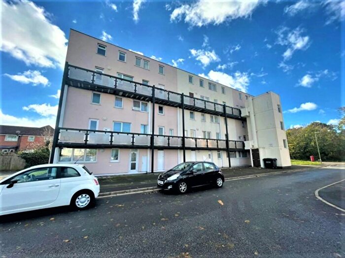 2 Bedroom Flat To Rent In Williams Close, Gosport, Hampshire, PO13