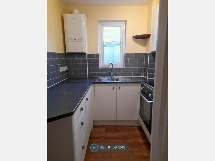 1 Bedroom End Of Terrace House To Rent In Dorking Way, Calcot, Reading, RG31