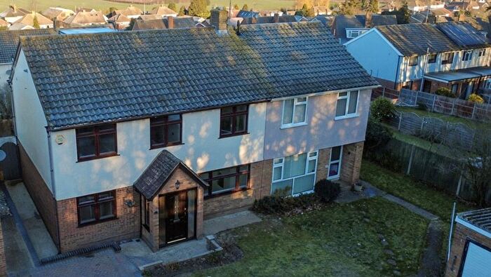 4 Bedroom Semi-Detached House For Sale In Hillyfield Close, Rochester, ME2