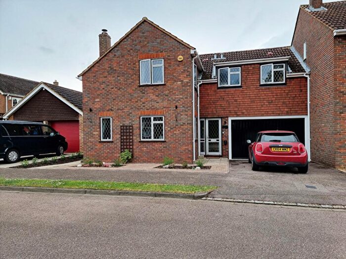 4 Bedroom Semi-Detached House For Sale In Howard Close, Haynes, Bedfordshire, MK45