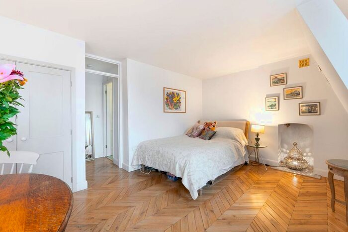 Studio For Sale In Holland Park, Holland Park, London, W11