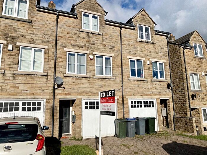 3 Bedroom Town House To Rent In Highgate Mill Fold, Bradford, BD13