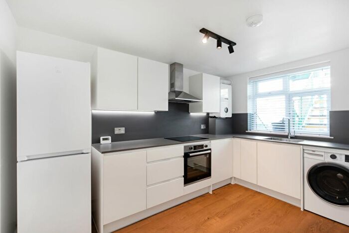 3 Bedroom Flat To Rent In Flat Digby Works, E9