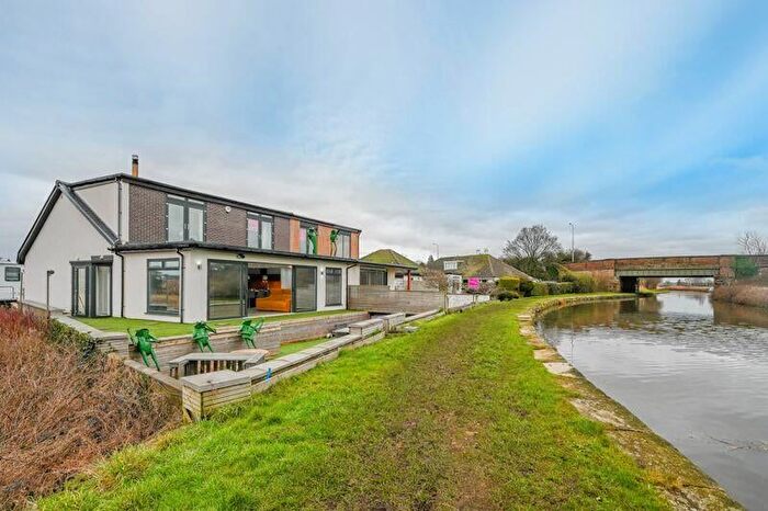 3 Bedroom Semi-Detached House For Sale In Woods Close, Haskayne, Ormskirk, L39