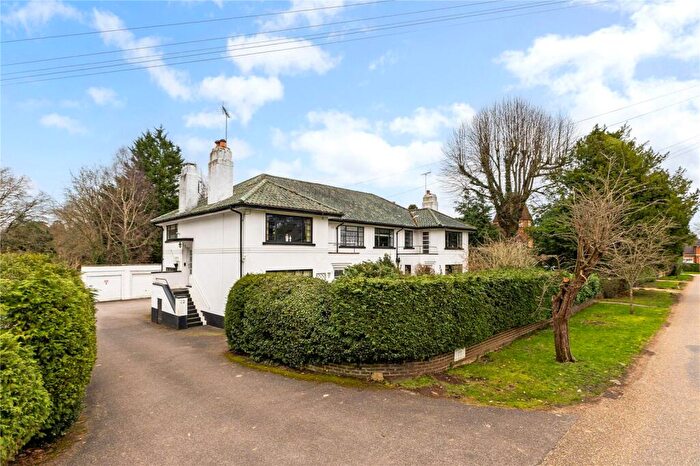 2 Bedroom Apartment For Sale In Broomfield Park, Sunningdale, Berkshire, SL5