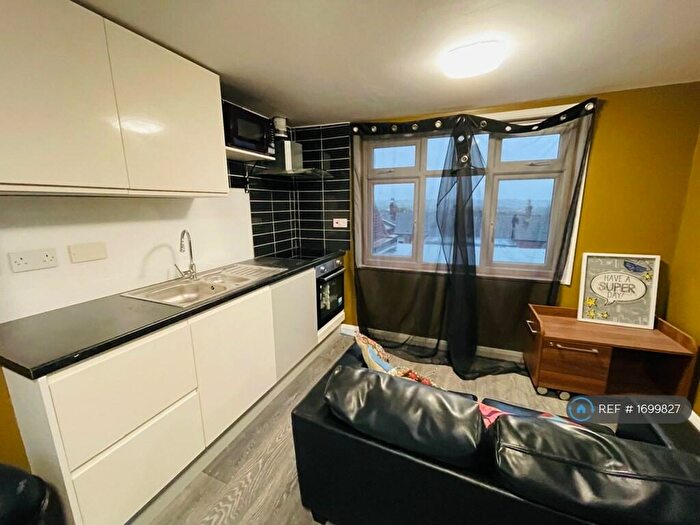 1 Bedroom Flat To Rent In High Street, Wombwell, Barnsley, S73