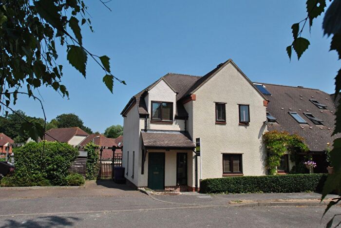 3 Bedroom End Of Terrace House To Rent In Warren Close, Warren Close, Letchworth Garden City, SG6