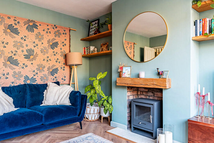 3 Bedroom End Of Terrace House For Sale In Queensholm Drive, Bromley Heath, BS16