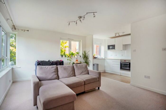 2 Bedroom Apartment To Rent In Osborne Road Windsor, SL4