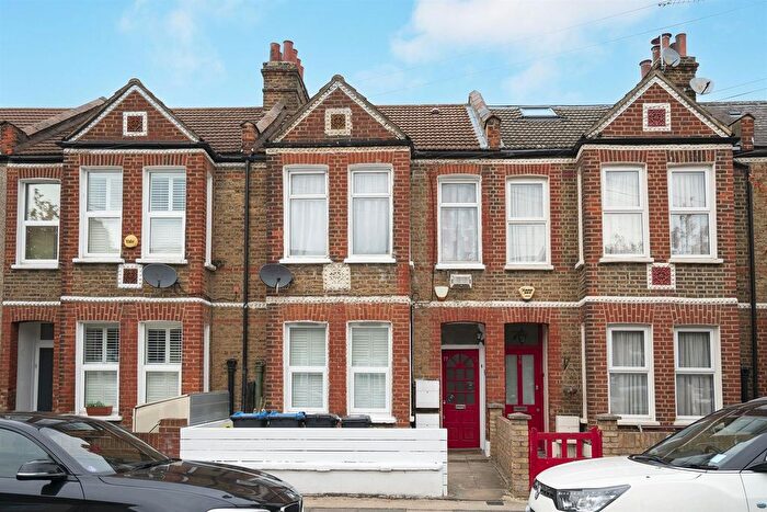 2 Bedroom Flat For Sale In Fortescue Road, Colliers Wood, SW19