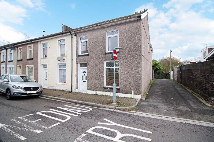 4 Bedroom End Of Terrace House For Sale In Bonvilston Road, Trallwn, Pontypridd, CF37
