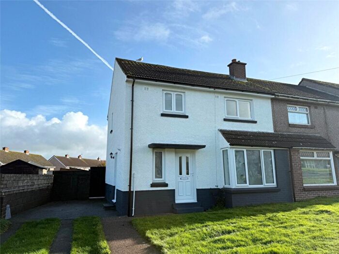 3 Bedroom Semi-Detached House For Sale In Woodbine Way, Hakin, Milford Haven, Pembrokeshire, SA73