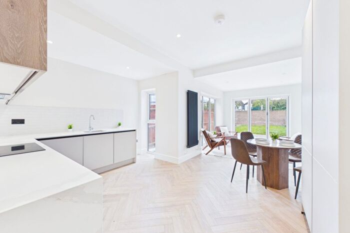 5 Bedroom Terraced House For Sale In Fairlawn Park, London, SE26