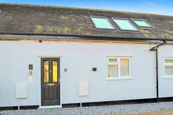 2 Bedroom Terraced House To Rent In Station Road, Chinnor, OX39