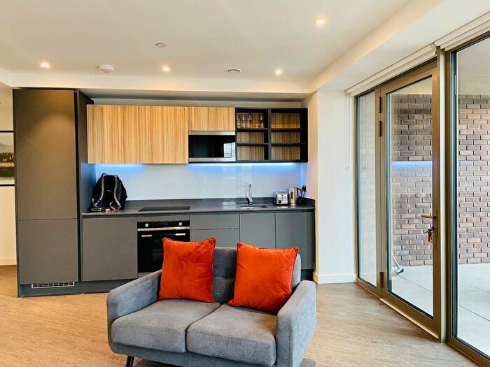 1 Bedroom Flat To Rent In Western Gateway, London, E16