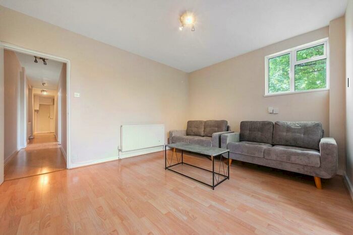 2 Bedroom Flat To Rent In Nightingale Lane, Nightingale Triangle, London, SW12