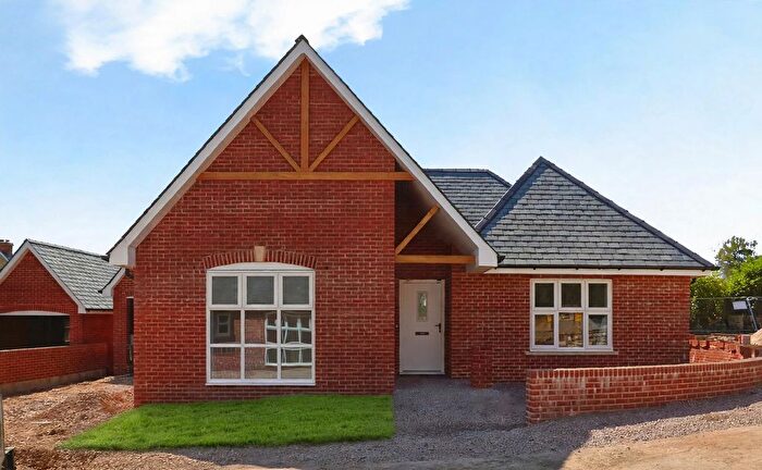 3 Bedroom Detached Bungalow For Sale In Pond Walk, Stalbridge, DT10