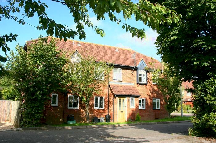 3 Bedroom End Of Terrace House To Rent In Bell Close, Beaconsfield, HP9