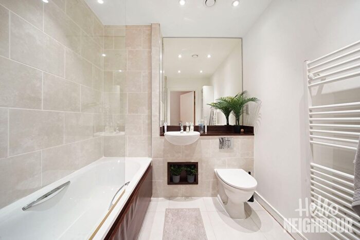 1 Bedroom Flat To Rent In Royal Court, Connersville Way, Croydon, CR0