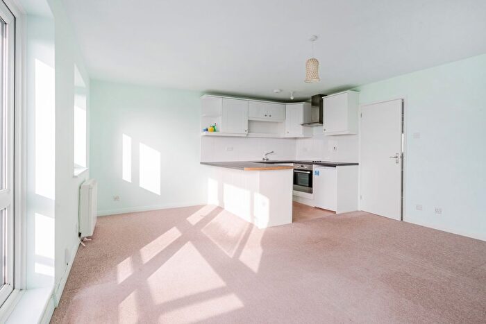 1 Bedroom Flat To Rent In Lustrells Vale, Saltdean, Brighton, BN2