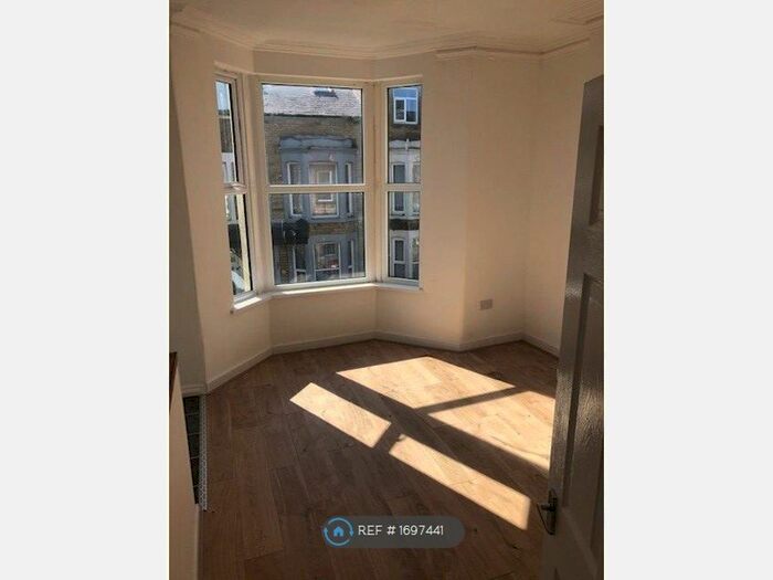 2 Bedroom Flat To Rent In Kensington Road, Morecambe, LA4