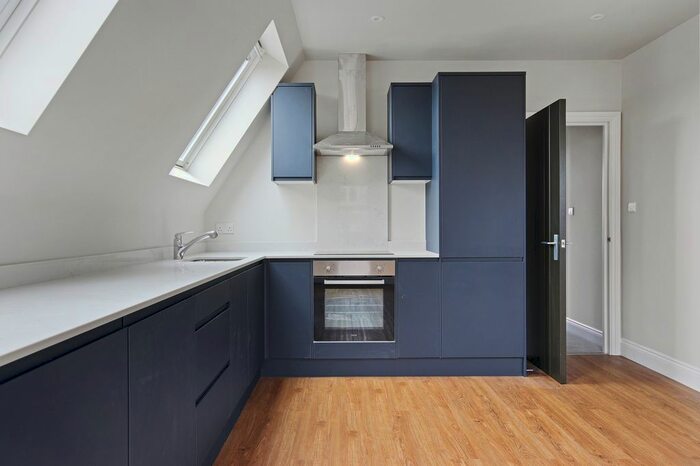 1 Bedroom Flat To Rent In Tandon House, Park Lane, Croydon, Surrey, CR0