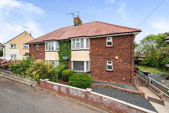 1 Bedroom Maisonette For Sale In St. Albans Close, Gravesend, Kent., DA12