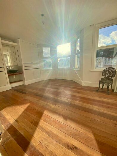 4 Bedroom House To Rent In Kitchener Road, London, N17