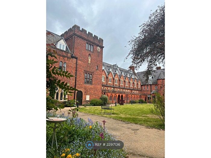 2 Bedroom Flat To Rent In Convent Court, Windsor, SL4