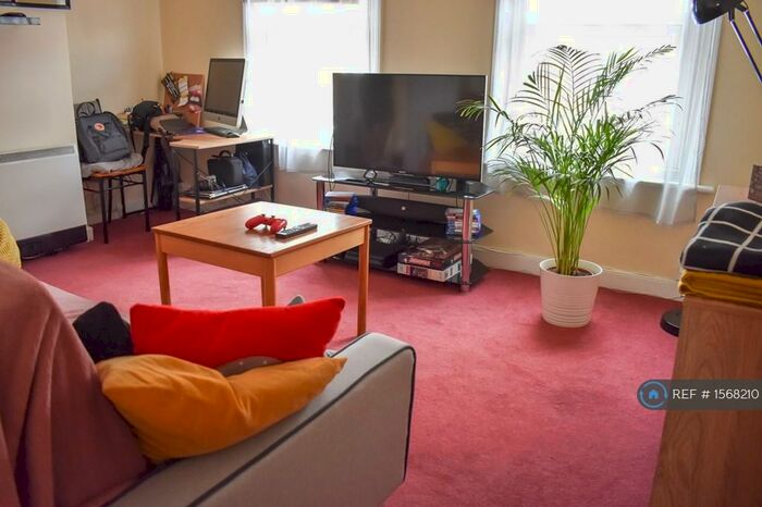 1 Bedroom Flat To Rent In Stanley Grove, Reading, RG1