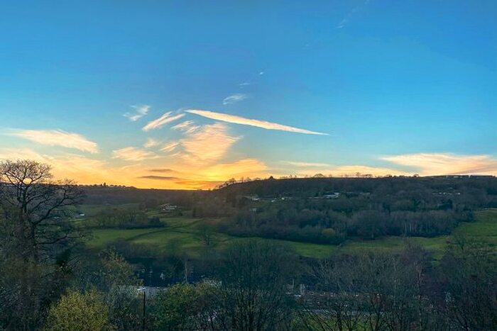 2 Bedroom Flat To Rent In Wheatley Court, Halifax, HX2