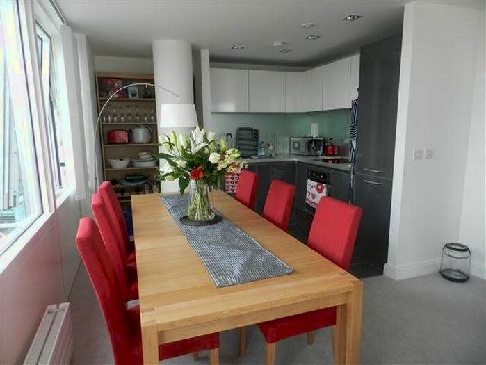 2 Bedroom Flat To Rent In Strand Street, Liverpool, L1