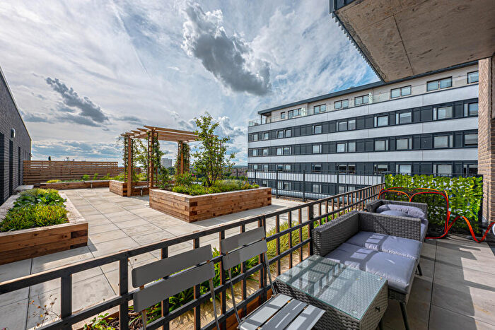 1 Bedroom Flat For Sale In Victoria Avenue, Southend-on-Sea, SS2