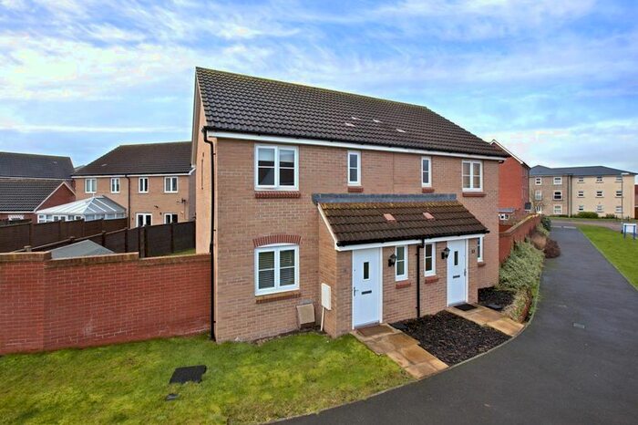 3 Bedroom Property To Rent In Tundra Walk, North Petherton, Bridgwater, TA6