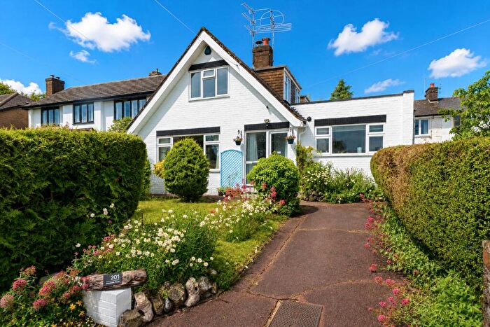 4 Bedroom Detached House For Sale In Woodside Road, Woodside, LU1