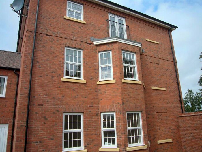 2 Bedroom Apartment To Rent In St. Peters Way, Stratford-Upon-Avon, CV37