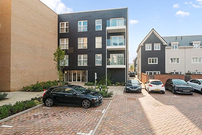 2 Bedroom Flat To Rent In Fairhaven Drive, Reading, RG2