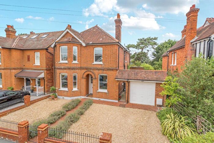 5 Bedroom Detached House For Sale In St. Albans Avenue, Weybridge, KT13