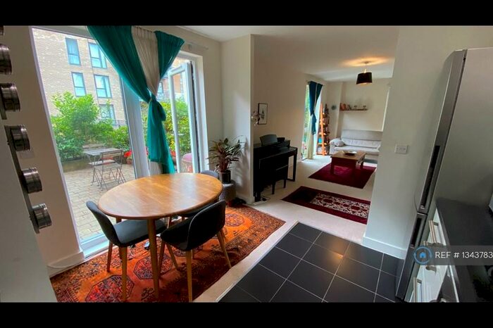 1 Bedroom Flat To Rent In Hitherwood Court, London, NW9