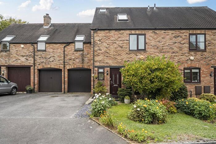 4 Bedroom Terraced House For Sale In Idbury Close, Witney, OX28