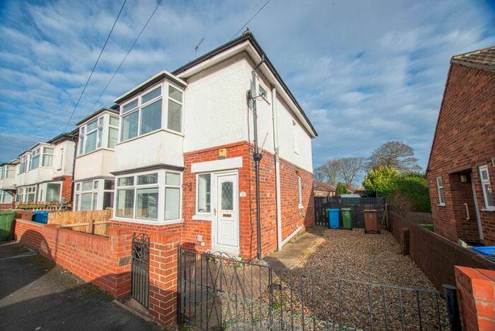 3 Bedroom Semi-Detached House To Rent In Desmond Avenue, Hornsea, HU18