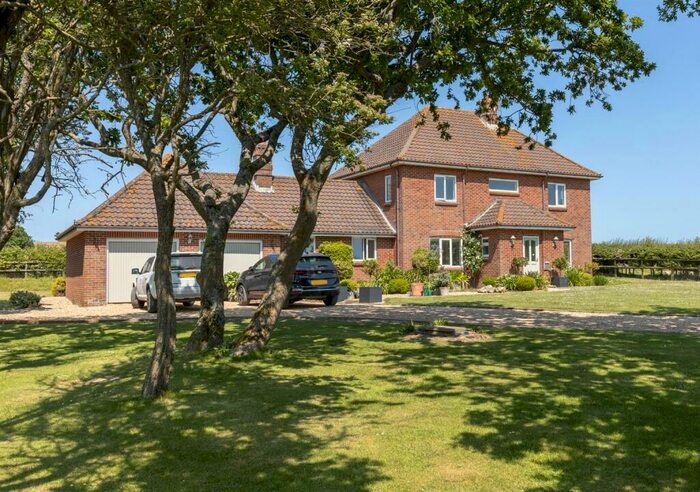 4 Bedroom House To Rent In Chine Lane, Atherfield, PO38