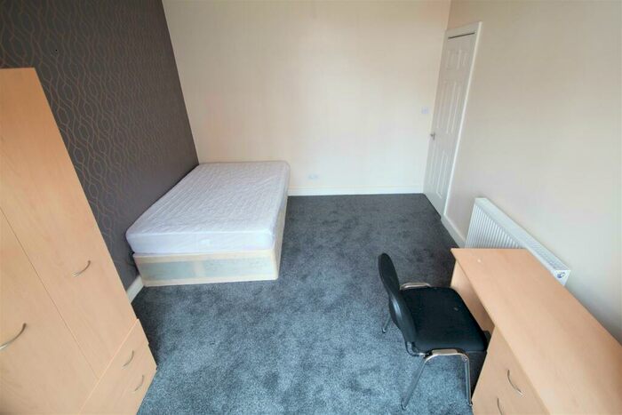 6 Bedroom Terraced House To Rent In Grimthorpe Terrace, Headingley, Leeds, LS6