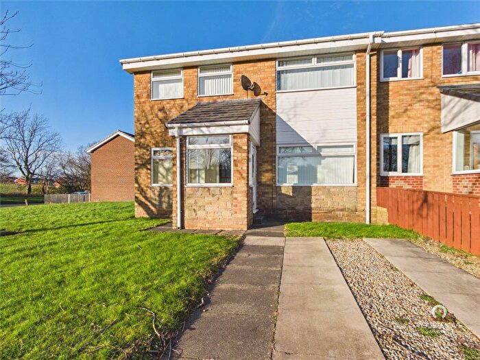 3 Bedroom End Of Terrace House For Sale In Kingsway, Sunniside, NE16