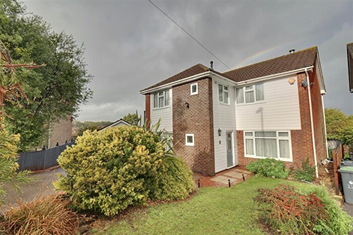 4 Bedroom Detached House To Rent In Pennant Hills, Havant, PO9