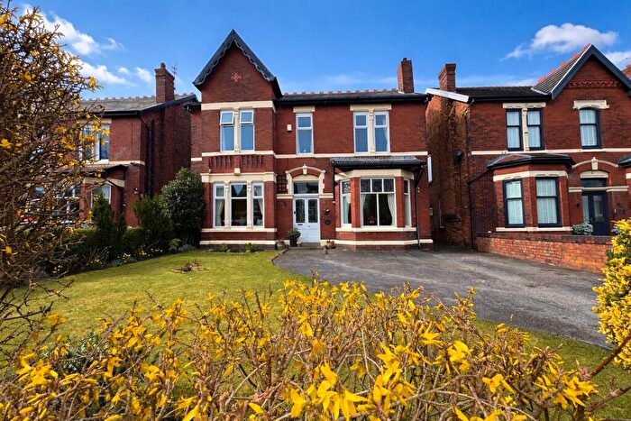 5 Bedroom Detached House For Sale In Pilkington Road, Southport, PR8