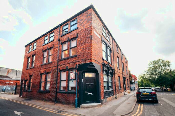 1 Bedroom Flat To Rent In Warrington Street, Ashton-under-Lyne, OL6