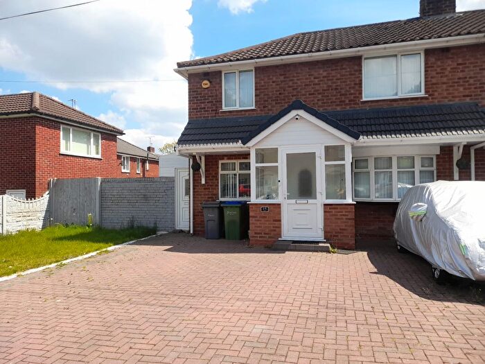 3 Bedroom Semi-Detached House To Rent In West Bromwich, B71
