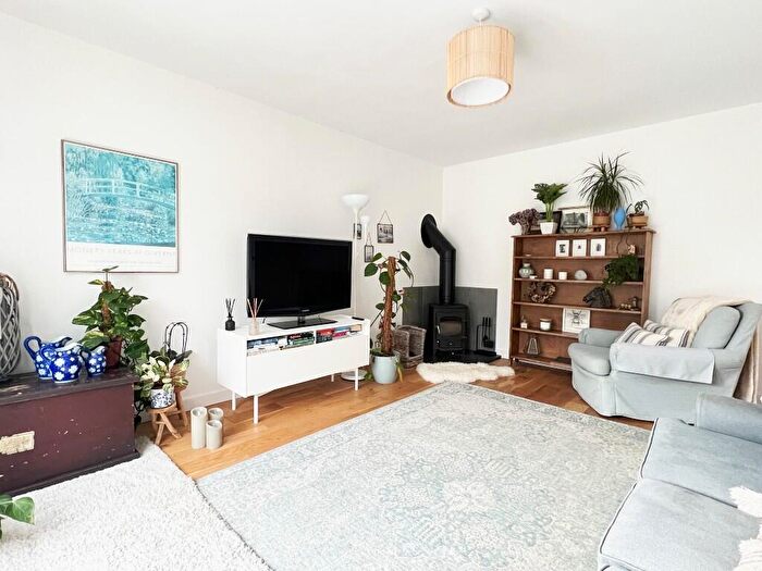 4 Bedroom Detached House For Sale In Tai Newydd, Llanfaelog, LL63